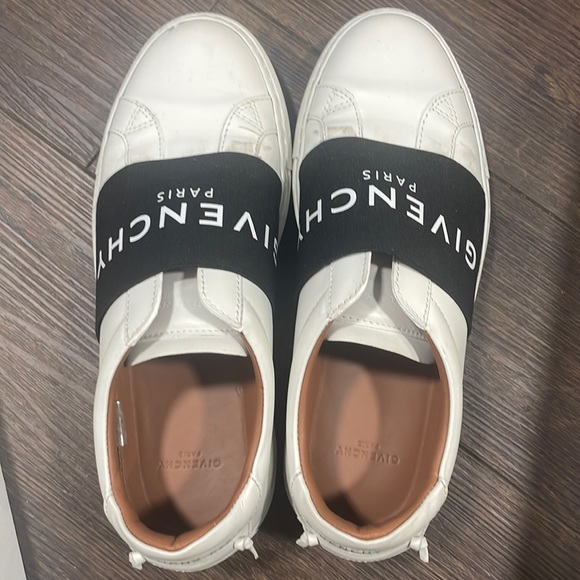 Givenchy Sneakers - Picture 1 of 4